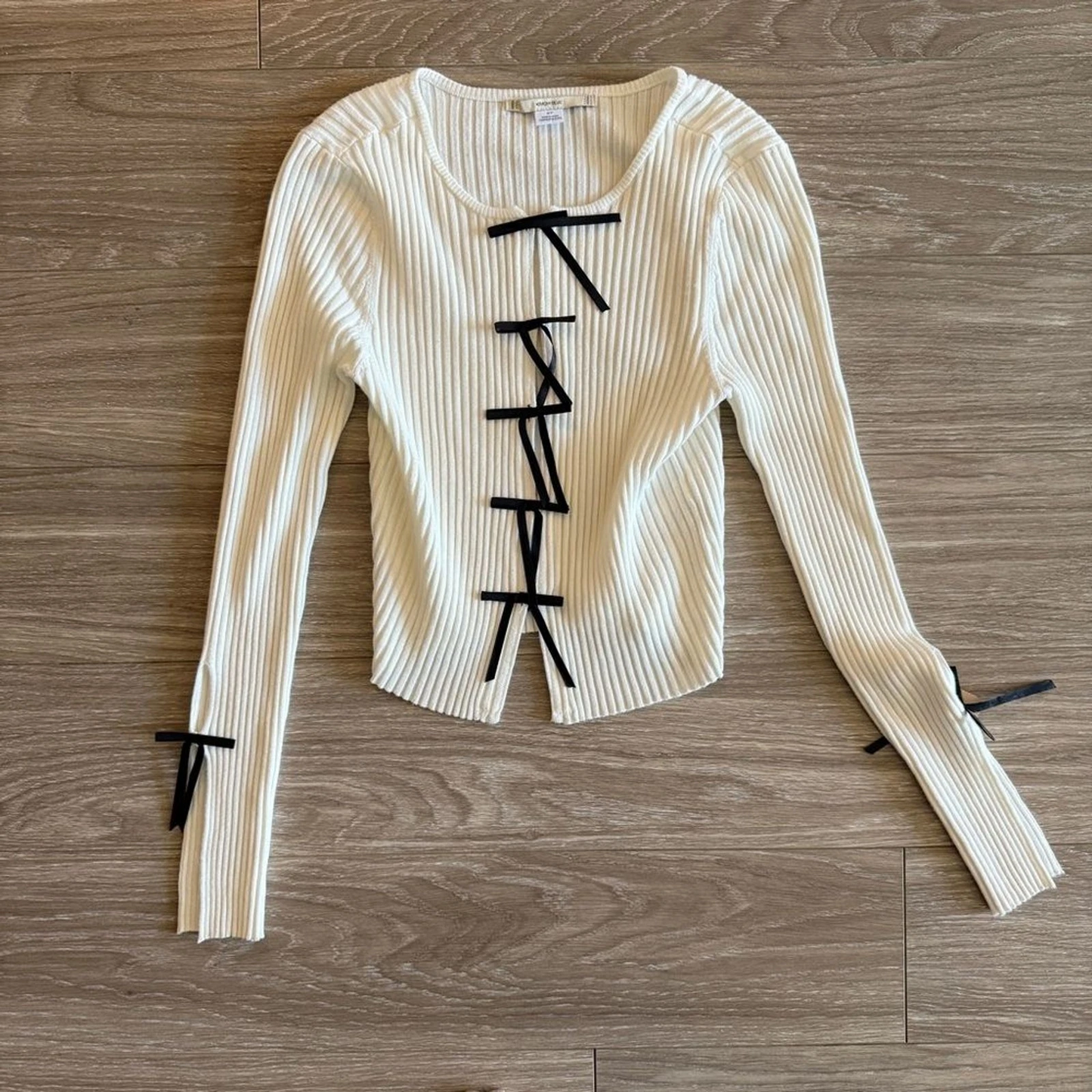 Cardigan White Black Bows Split Hem Sleeve