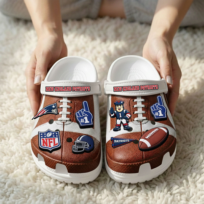 Premium NFL NE Clogs With Charms V1 NMD TTV